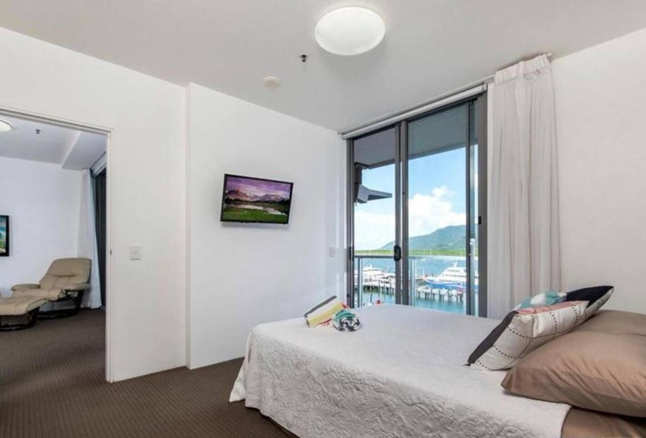 Apartment 'marlin Parade' Waterfront Getaway With Rooftop Pool Cairns