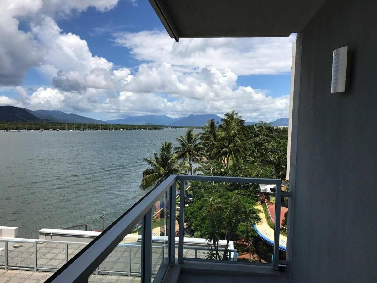 'marlin Parade' Waterfront Getaway With Rooftop Pool Apartment *